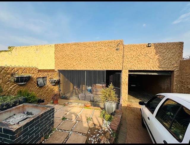 3 BEDROOM HOUSE FOR SALE IN ELSBURG